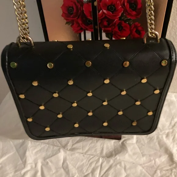 Low Start Love Alert 🔔 Moschino Crossbody Bag Black with Studded Gold Hearts - Picture 4 of 11